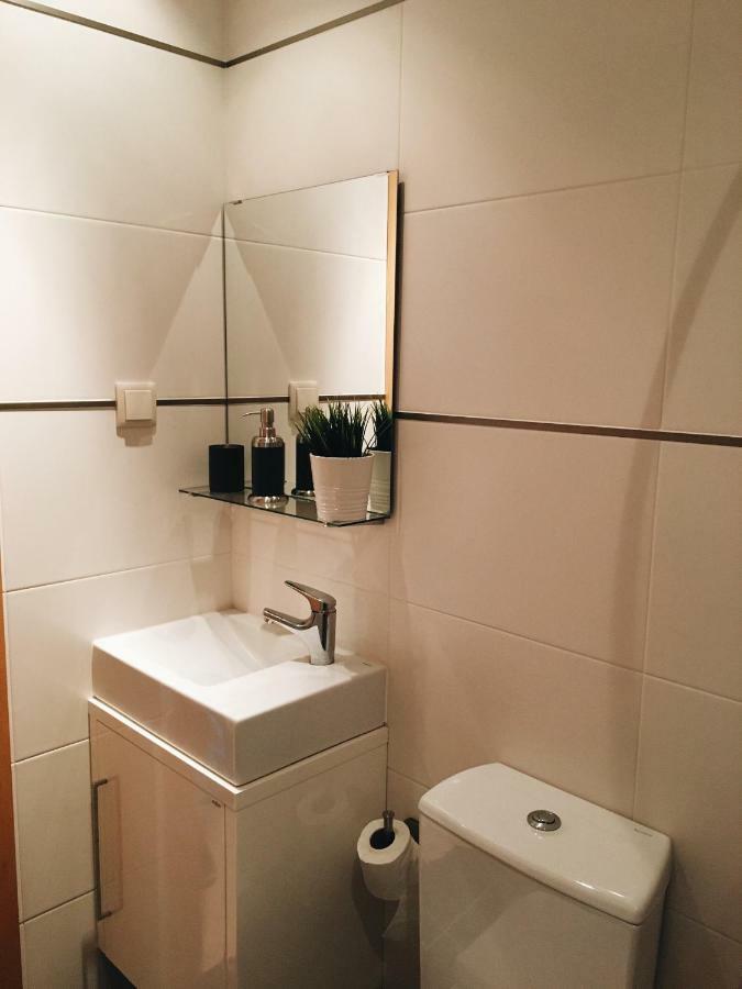 New Apt Center 1 Min Walk Beach/River/Casino!!! Figueira da Foz Exterior foto
